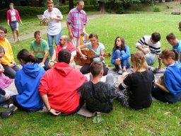 Wizyta międzynarodowej grupy młodzieży w Domu Pomocy Społecznej w Podzamku w ramach ŚDM Kraków 2016r